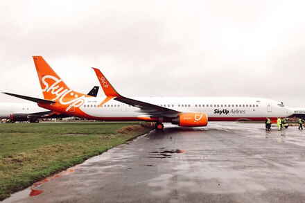 SkyUp   215- Boeing 737-900ER